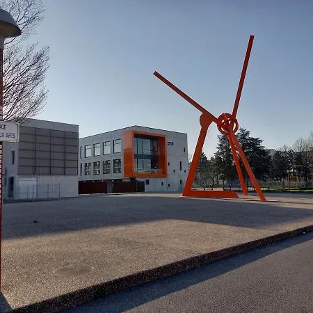 Hyper Centre De - N21 *